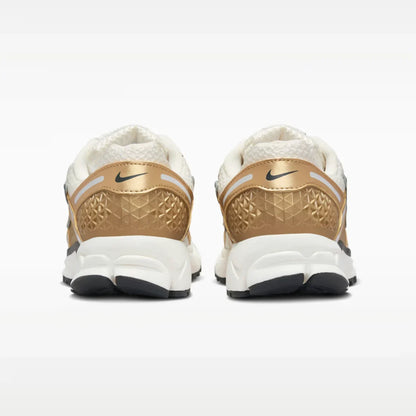 Zoom Vomero 5 Metallic Gold